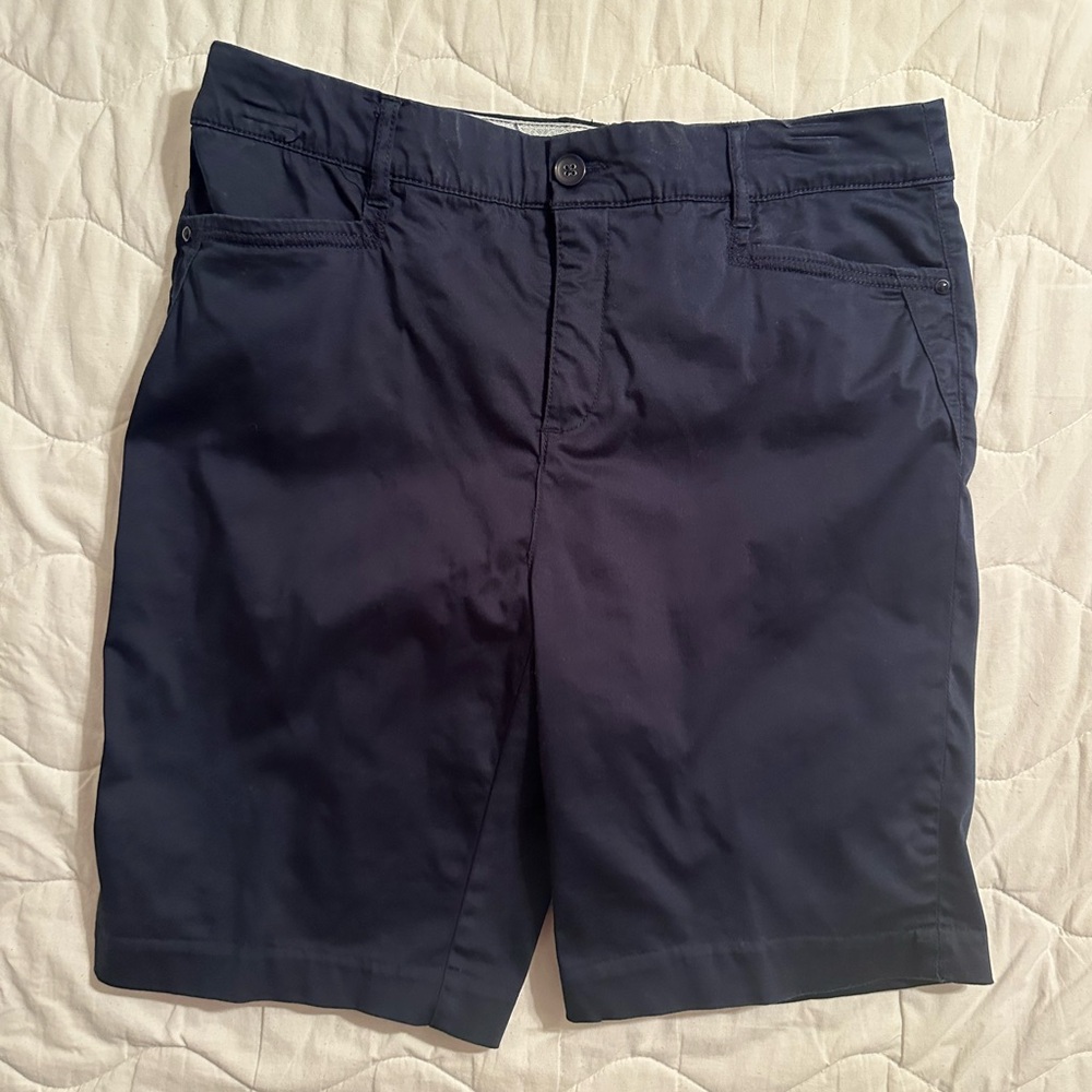 intro. Blue Bermuda Shorts Casual Style